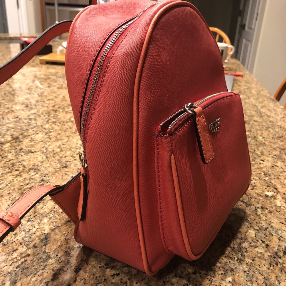 Guess backpack - Picture 6 of 8